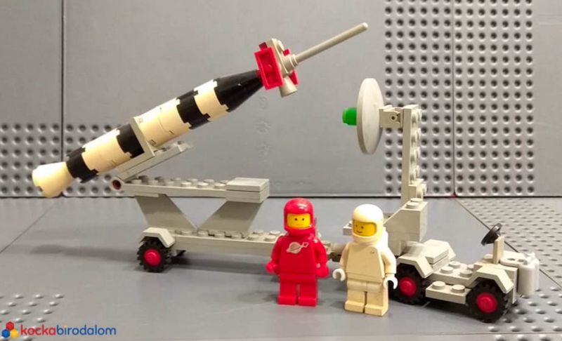 LEGO Space Mobile Rocket Launcher
